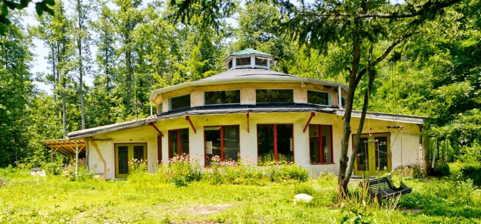 Image showcasing Off-Grid Communities in the U.S. - Become Self Sufficient